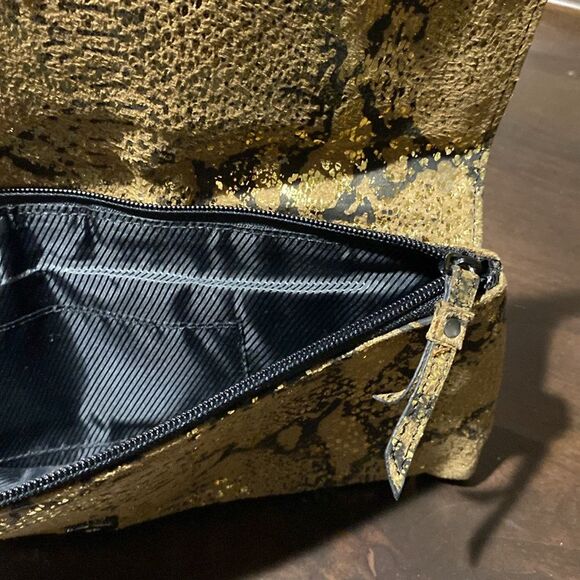 Kenneth Cole Reaction Snakeskin Gold Foiling Clutch Wristlet Purse - Picture 9 of 9